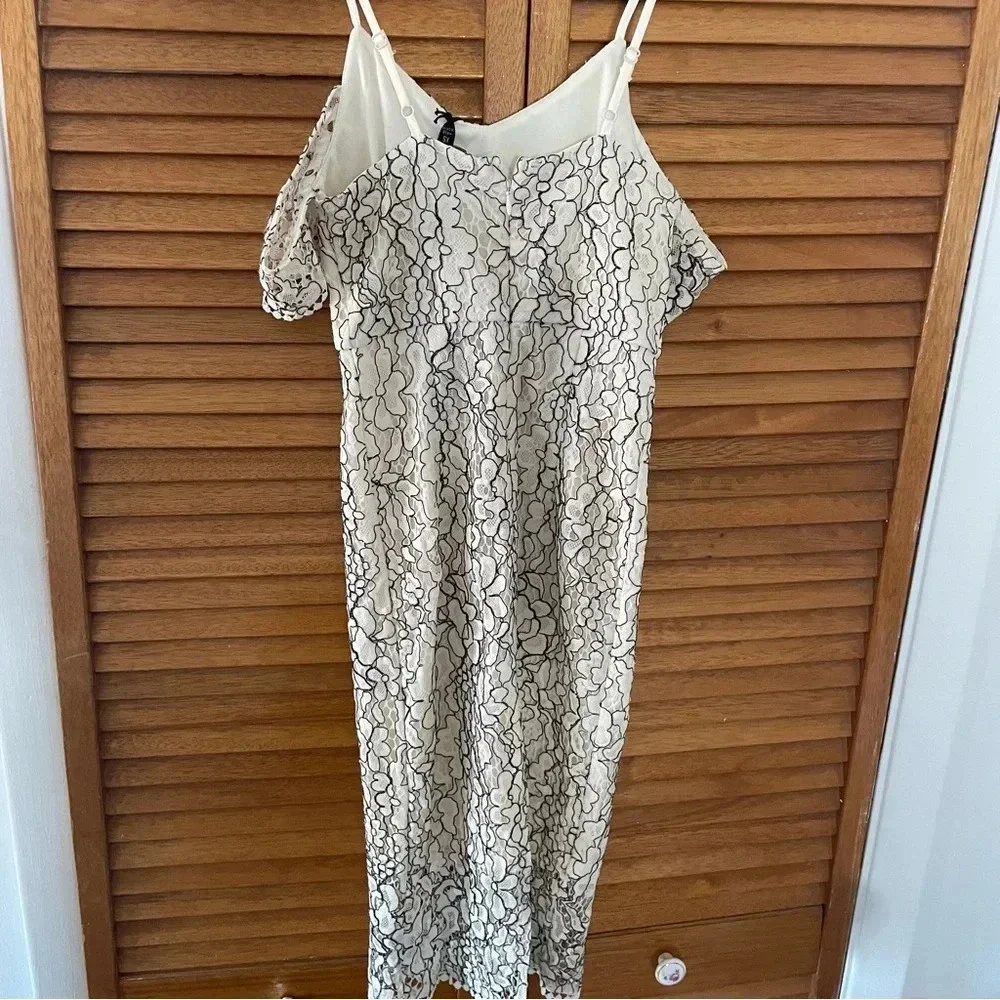 Romeo + Juliet Couture Black and White Floral Laced Dress Sz XS NWT - Picture 6 of 9